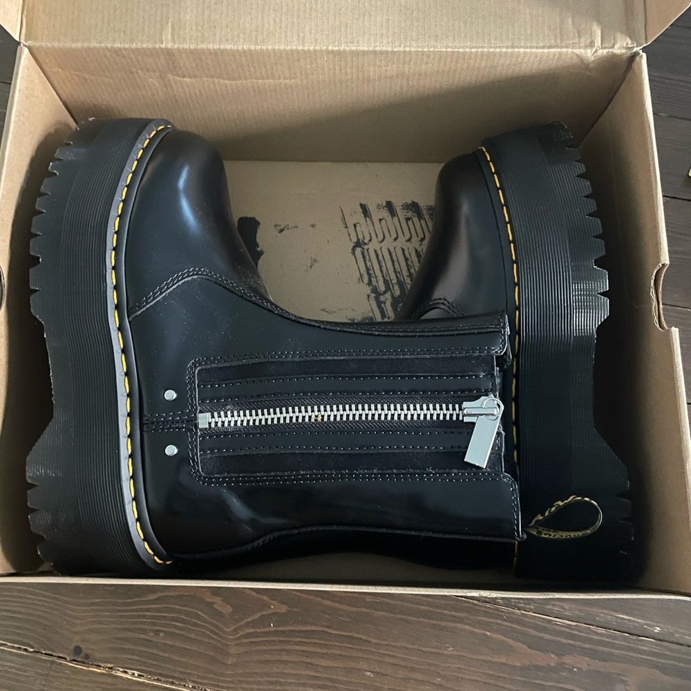 Dr. Martens platform quad retro max boots